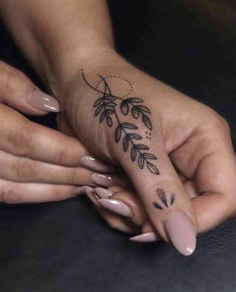 21 Beautiful Hand Tattoos For Women Female Tattoo Ideas Zestvine 2024