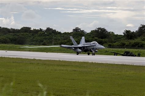 Arresting Gear Gives Pilots No Need To Fear The Official United