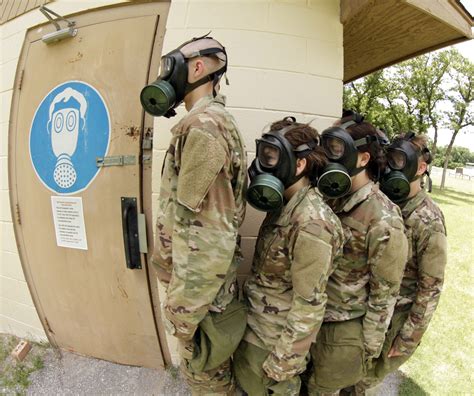 Basic Combat Training Gas Chamber Don T Freak Out Article The