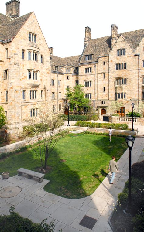 Courtyard At Yale: Luxury Accommodations