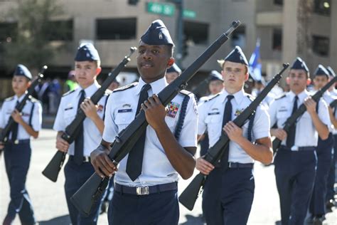 Does Rotc Pay For College What You Need To Know About Rotc Scholarships