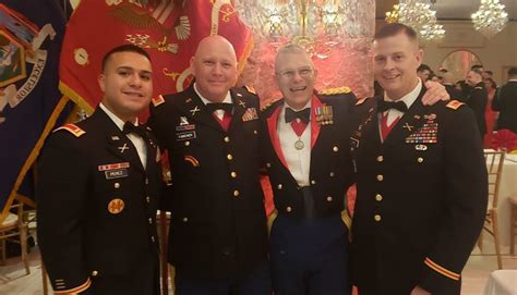 Mentor And Friend Helps Guide An Army Warrant Officers Career Path U