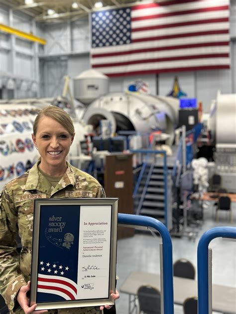 Nasa Honors Air Force Physical Therapist With Silver Snoopy Award Amp Gt Air