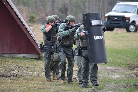 Walton County Sheriff S Office Swat Team Members Perform Scenario